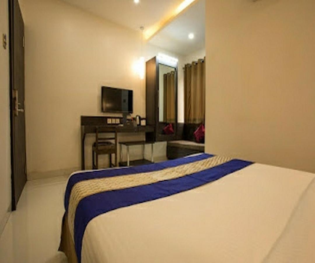 Cherrystay Kiran Inn إندور المظهر الخارجي الصورة