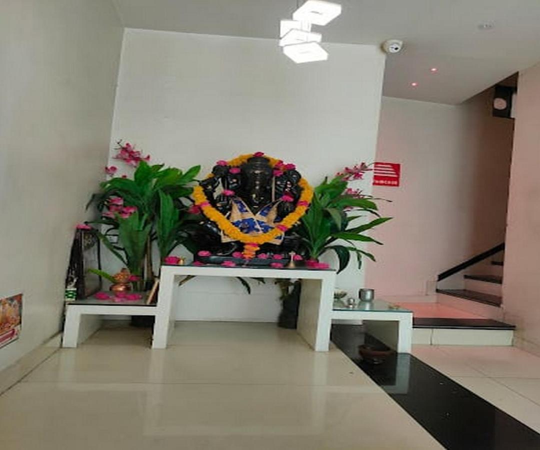 Cherrystay Kiran Inn إندور المظهر الخارجي الصورة