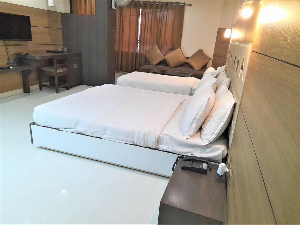 Cherrystay Kiran Inn إندور المظهر الخارجي الصورة